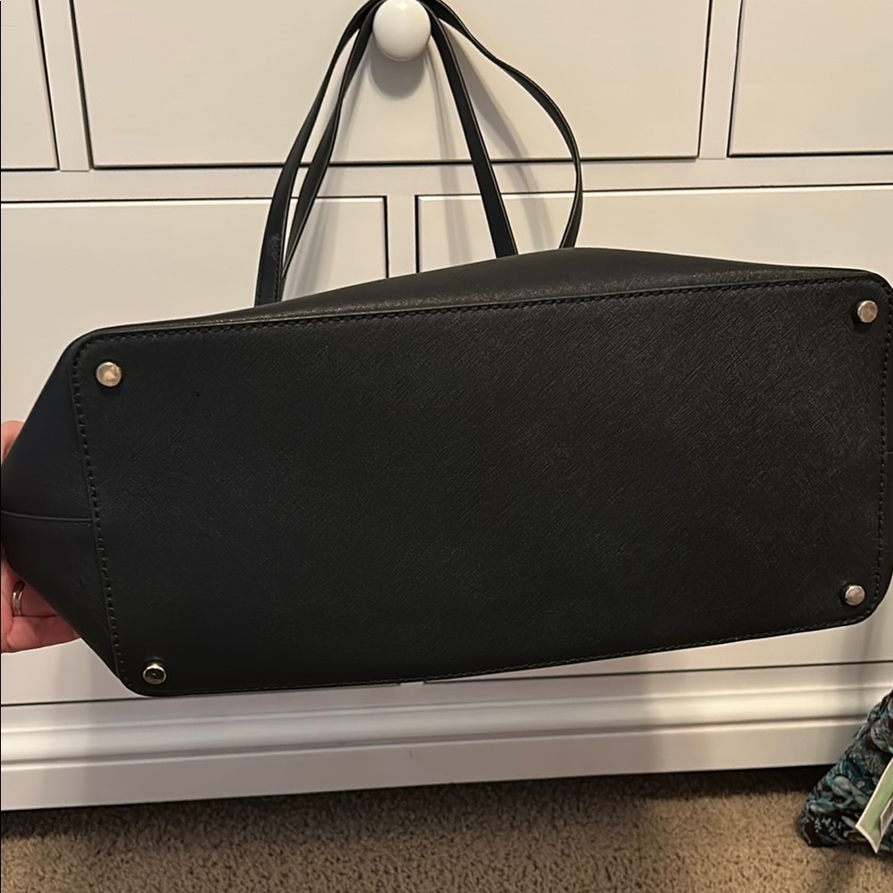 Kate Spade Black Tote Bag with Elegant Design - Picture 8 of 8